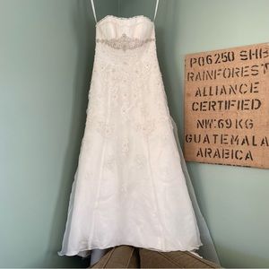 David’s Bridal wedding dress size 6